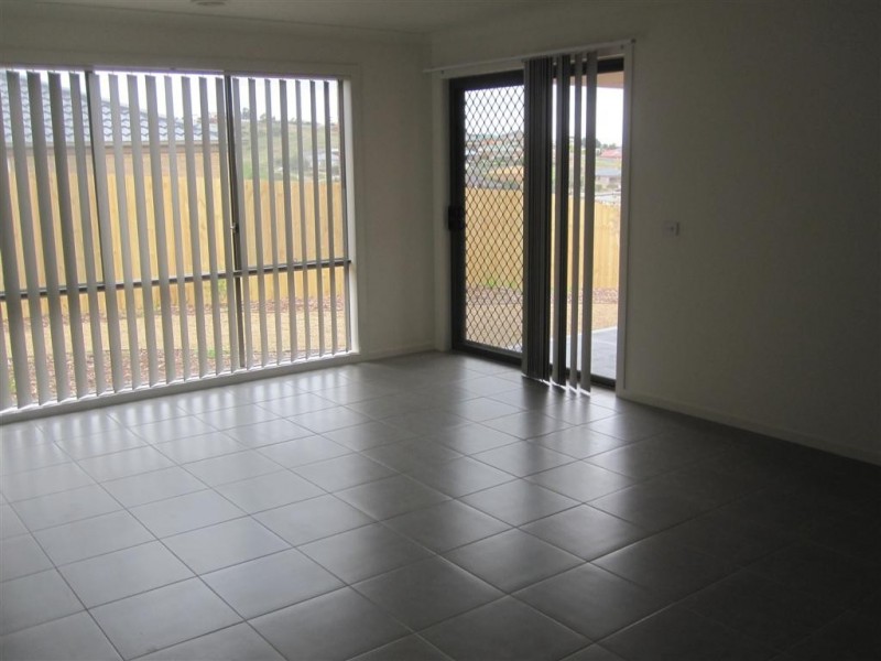 129 PHILLIP DRIVE, Sunbury VIC 3429