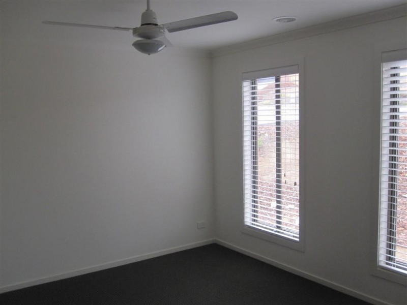 129 PHILLIP DRIVE, Sunbury VIC 3429