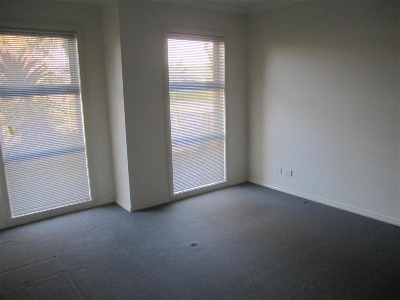 15 HOYA PLACE, Sunbury VIC 3429