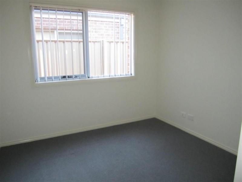15 HOYA PLACE, Sunbury VIC 3429