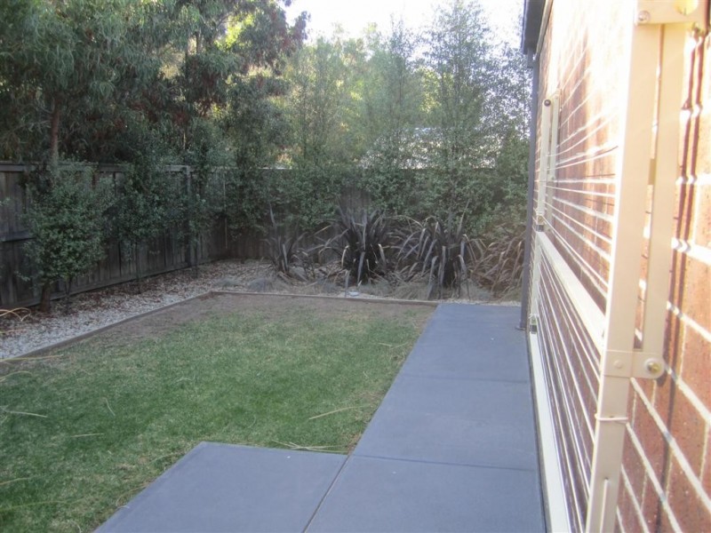 15 HOYA PLACE, Sunbury VIC 3429