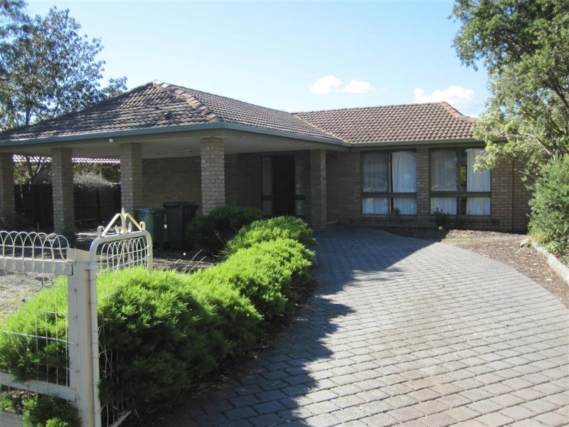 23 DEAKIN STREET, Sunbury VIC 3429