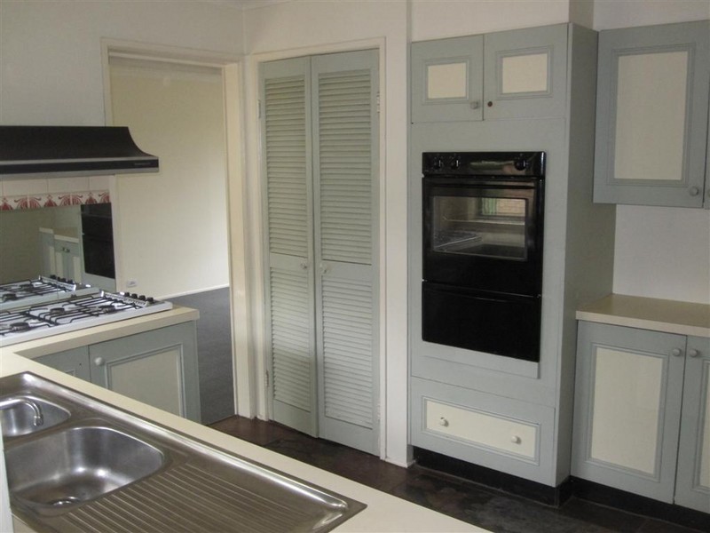 23 DEAKIN STREET, Sunbury VIC 3429