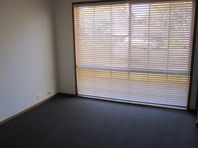 1B ALDRIDGE DRIVE, Sunbury VIC 3429