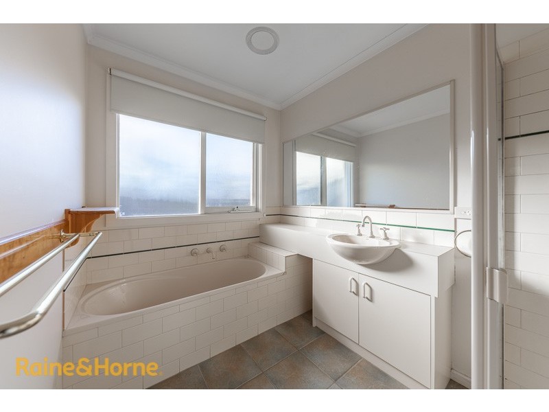 83 Sorbonne Drive, Sunbury VIC 3429