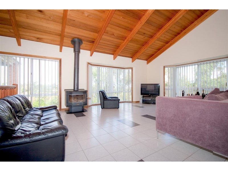 655 RACECOURSE ROAD, Sunbury VIC 3429