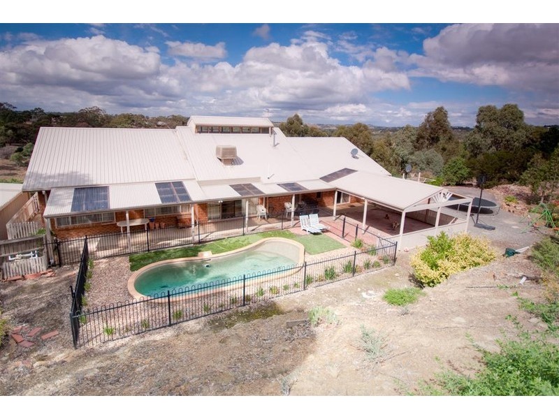 655 RACECOURSE ROAD, Sunbury VIC 3429