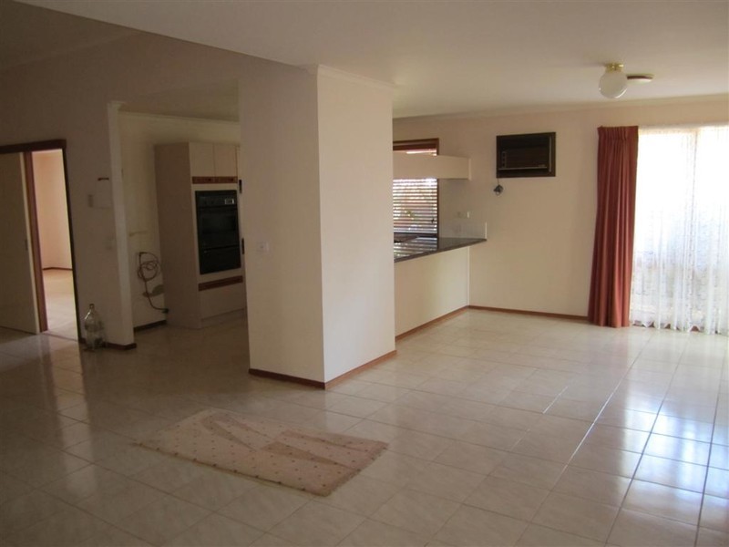 118 RESERVOIR ROAD, Sunbury VIC 3429