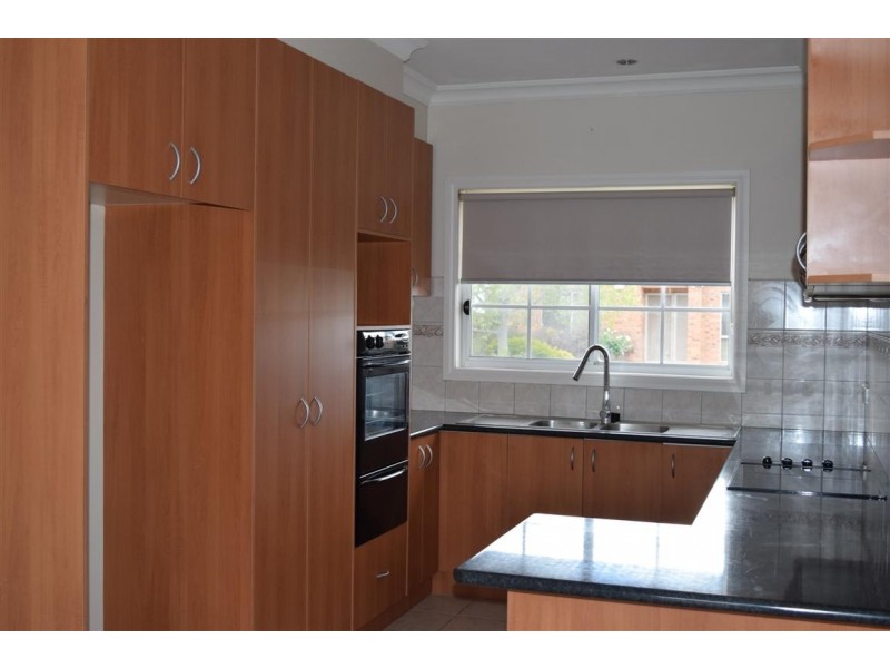 20 SORBONNE DRIVE, Sunbury VIC 3429