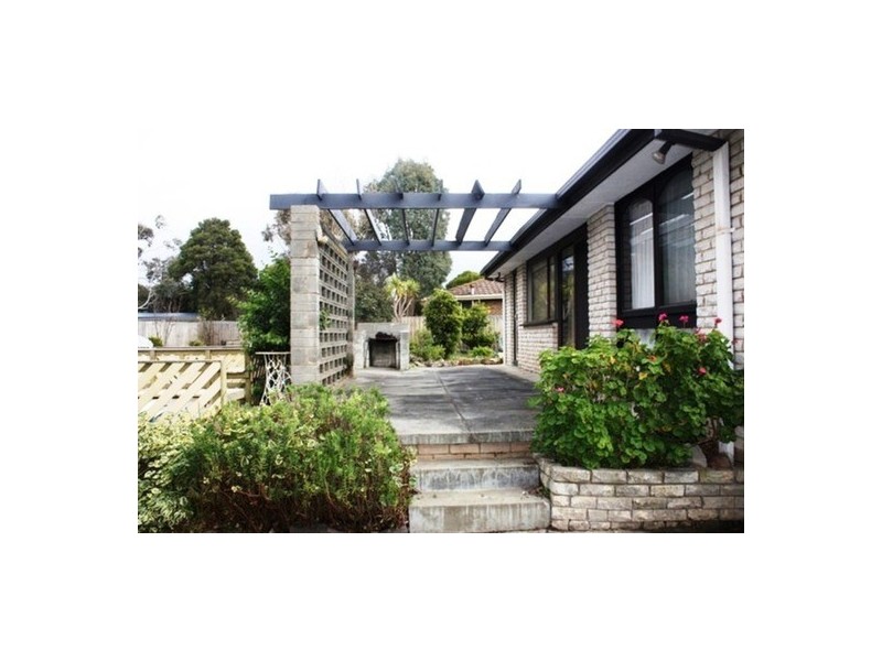 1 MELBA AVENUE, Sunbury VIC 3429