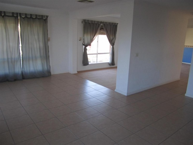 2 Morris Court, Sunbury VIC 3429
