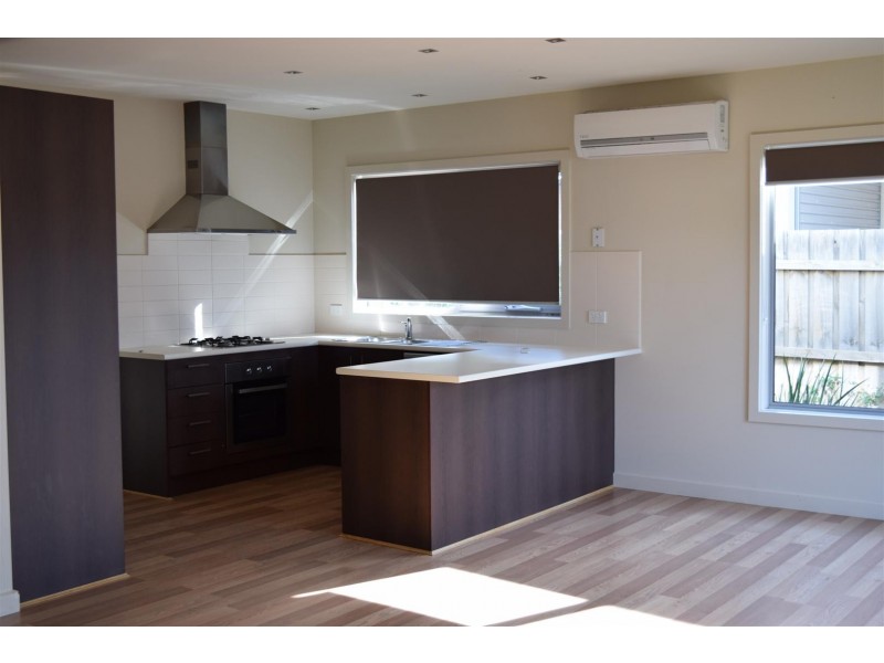 2/71 Station Street, Sunbury VIC 3429