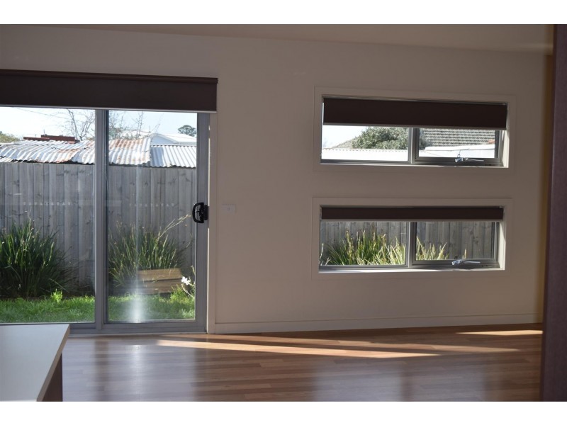 2/71 Station Street, Sunbury VIC 3429