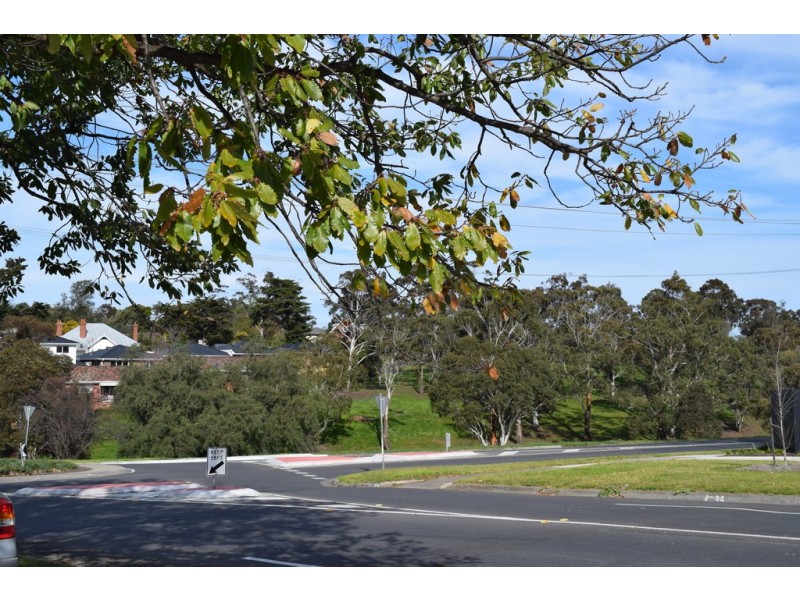 2/71 Station Street, Sunbury VIC 3429