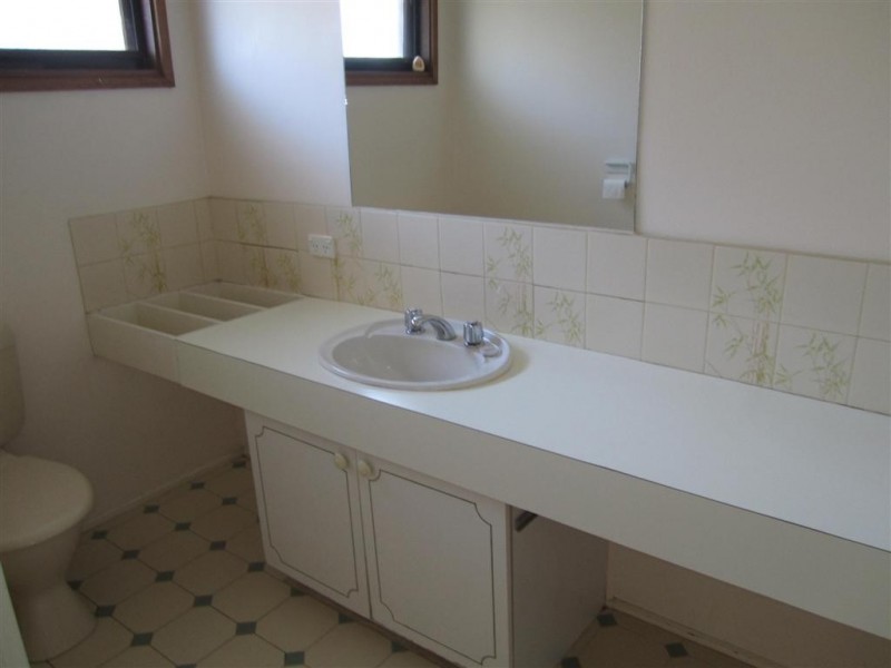 22 Ervine Close, Sunbury VIC 3429