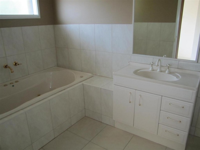 22 Ervine Close, Sunbury VIC 3429