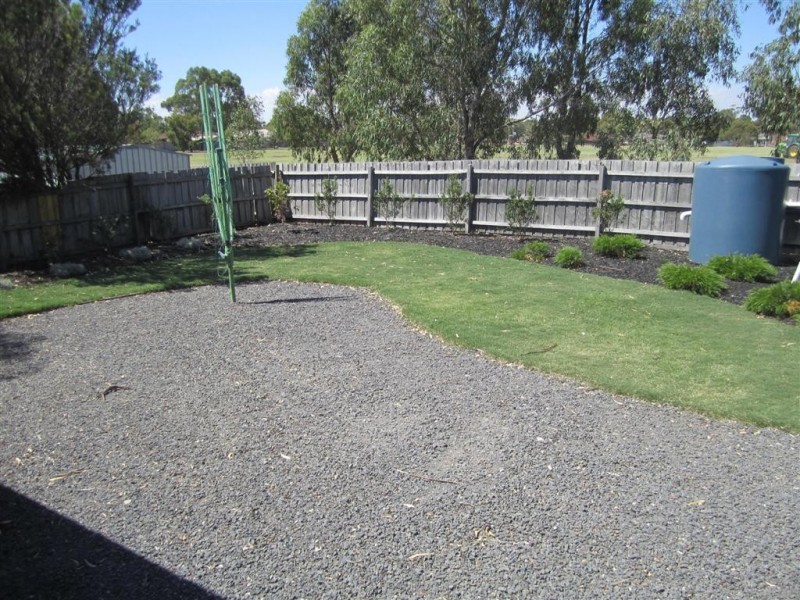 22 Ervine Close, Sunbury VIC 3429