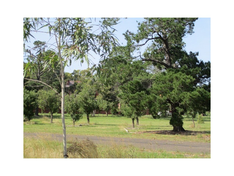 15 GOLFLINKS DRIVE, Sunbury VIC 3429