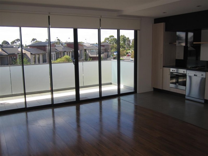 12/4 CREFDEN STREET, Maidstone VIC 3012