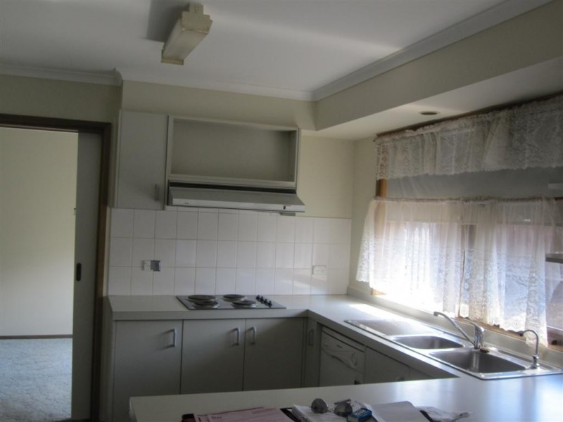 12 WELCOME ROAD, Diggers Rest VIC 3427