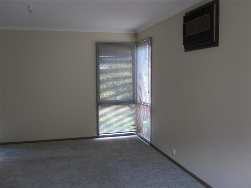 12 WELCOME ROAD, Diggers Rest VIC 3427