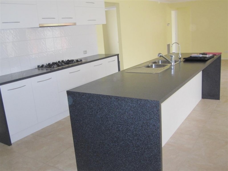 7 YARDLEY STREET, Sunbury VIC 3429