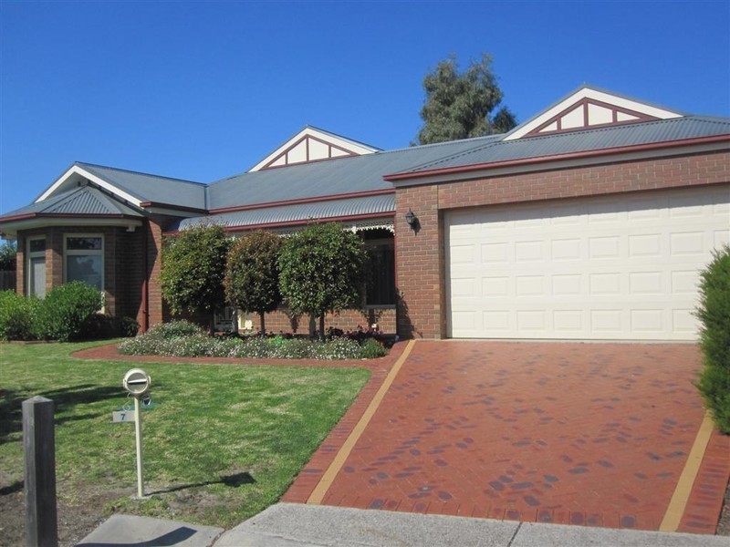 7 Blackwood Place, Sunbury VIC 3429