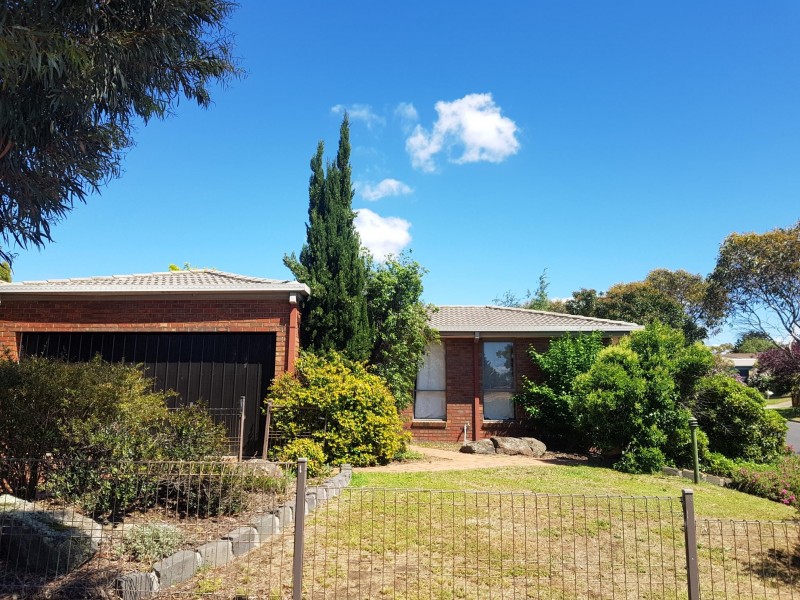 6 PHILLIP DRIVE, Sunbury VIC 3429