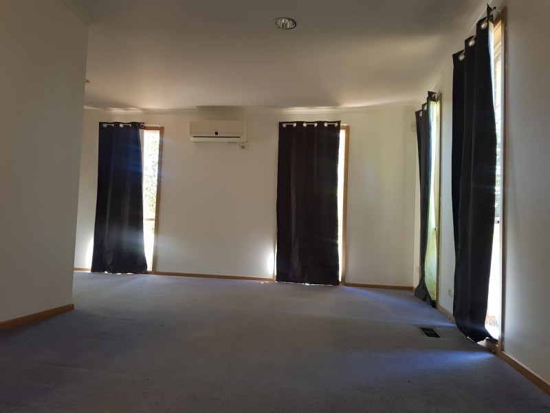 6 PHILLIP DRIVE, Sunbury VIC 3429