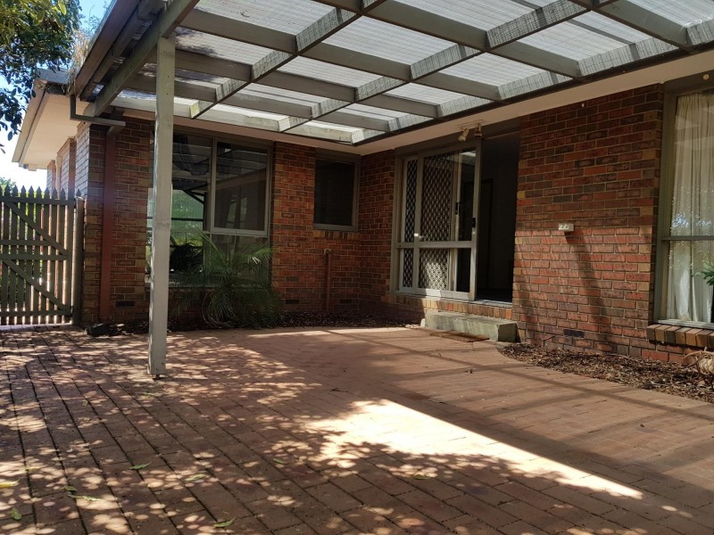 6 PHILLIP DRIVE, Sunbury VIC 3429