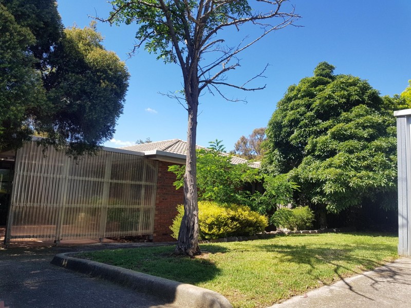 6 PHILLIP DRIVE, Sunbury VIC 3429