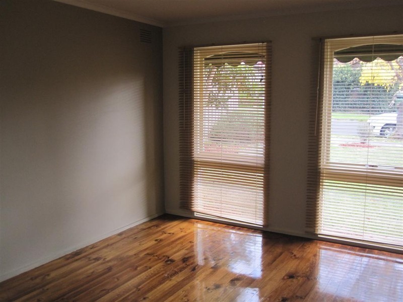 2 PERCEVAL STREET, Sunbury VIC 3429