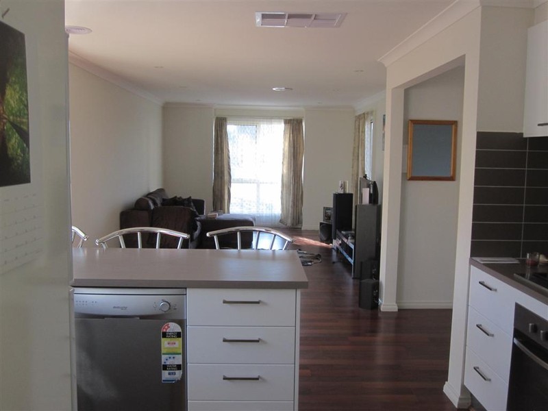 1/141 RESERVOIR ROAD, Sunbury VIC 3429