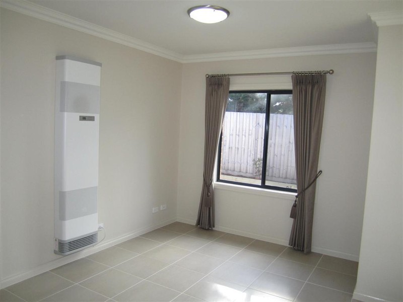 2/24 SUTTON STREET, Riddells Creek VIC 3431