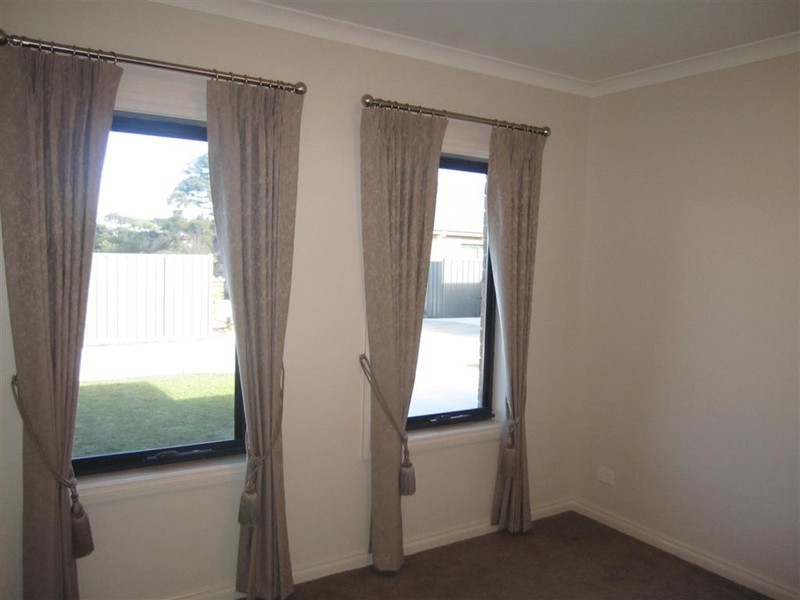 2/24 SUTTON STREET, Riddells Creek VIC 3431