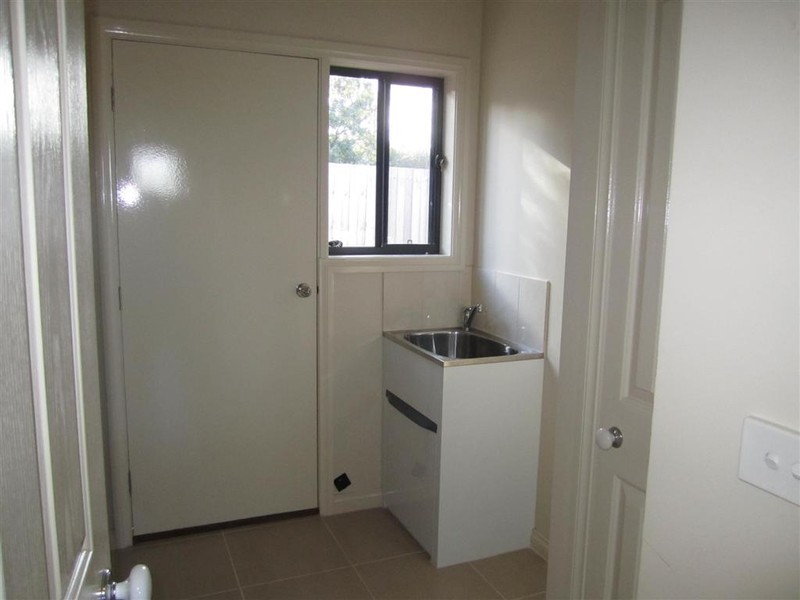 2/24 SUTTON STREET, Riddells Creek VIC 3431