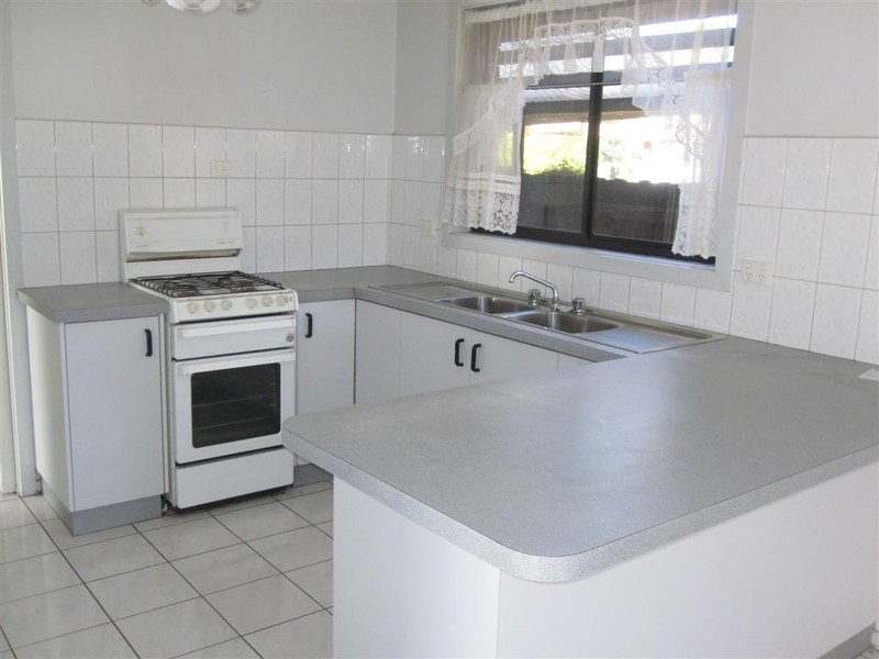 6 FIRESTONE COURT, Sunbury VIC 3429
