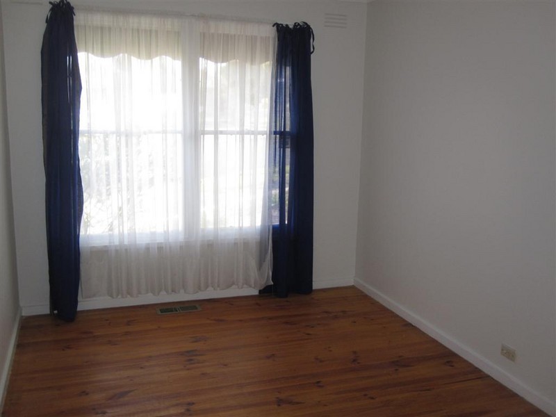 2 DRYSDALE STREET, Sunbury VIC 3429