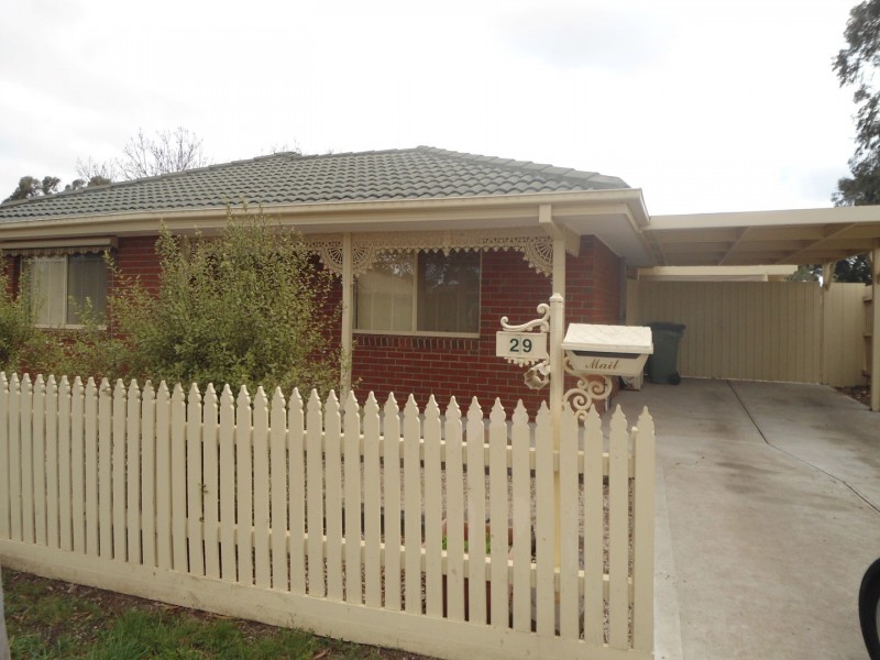 29 LA PEROUSE DRIVE, Sunbury VIC 3429