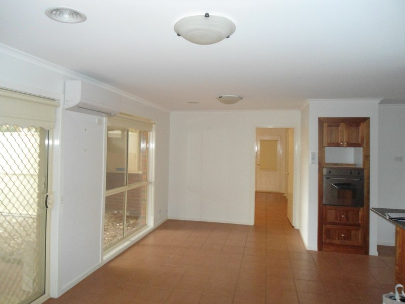 29 LA PEROUSE DRIVE, Sunbury VIC 3429