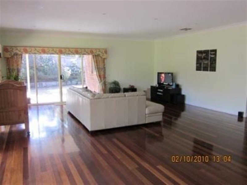 42 FULLWOOD DRIVE, Sunbury VIC 3429