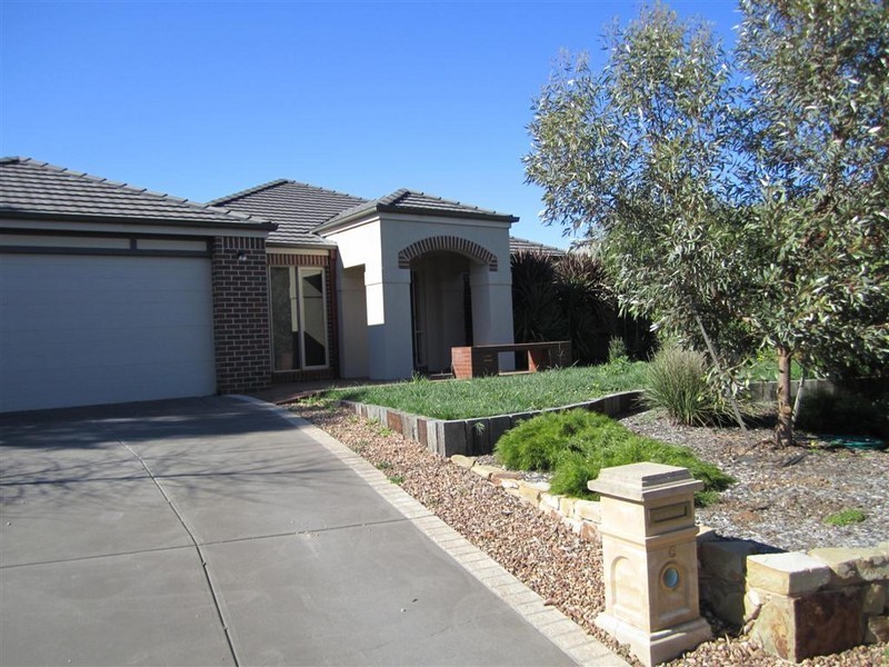 6 HOYA PLACE, Sunbury VIC 3429