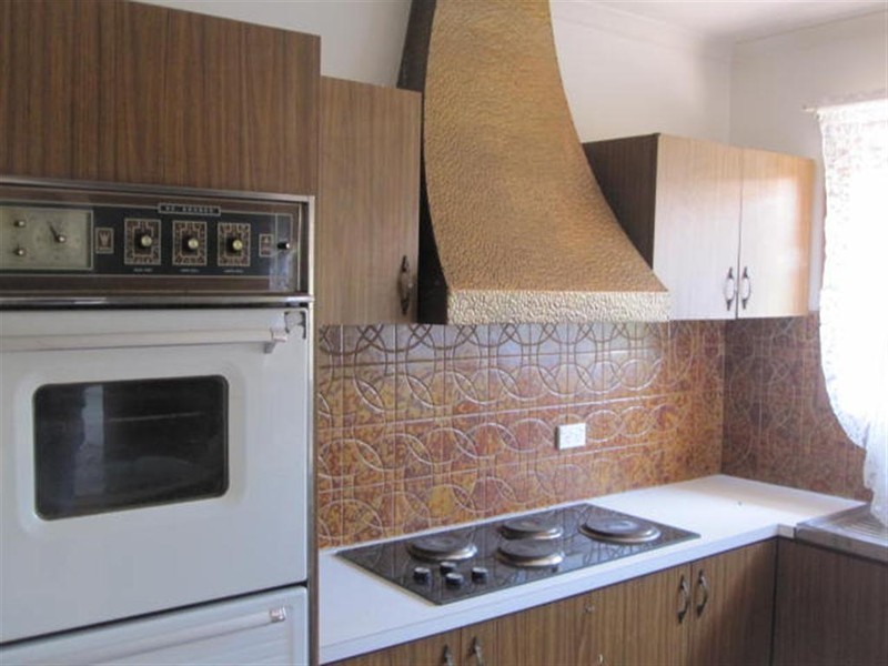 17 GRUNER STREET, Sunbury VIC 3429