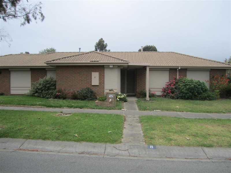 8 THORNTON AVENUE, Sunbury VIC 3429
