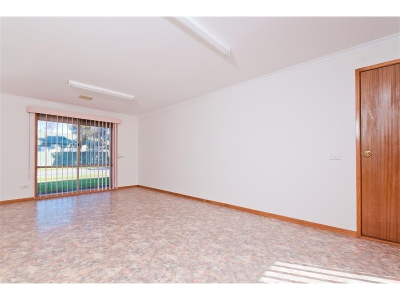 8 THORNTON AVENUE, Sunbury VIC 3429