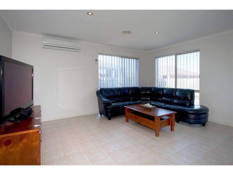 4 GROUT COURT, Sunbury VIC 3429