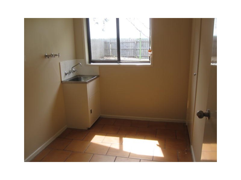 4 PORTMARNOCK COURT, Sunbury VIC 3429