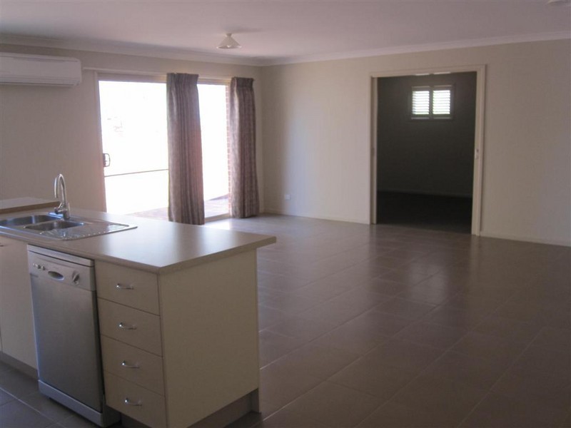 74 FULLWOOD DRIVE, Sunbury VIC 3429