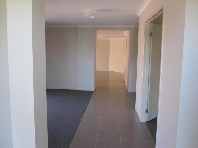 74 FULLWOOD DRIVE, Sunbury VIC 3429