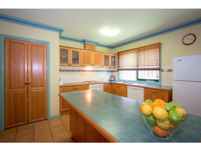 22 Heatherbrae Crescent, Sunbury VIC 3429